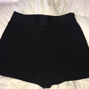 EXPRESS SHORTS